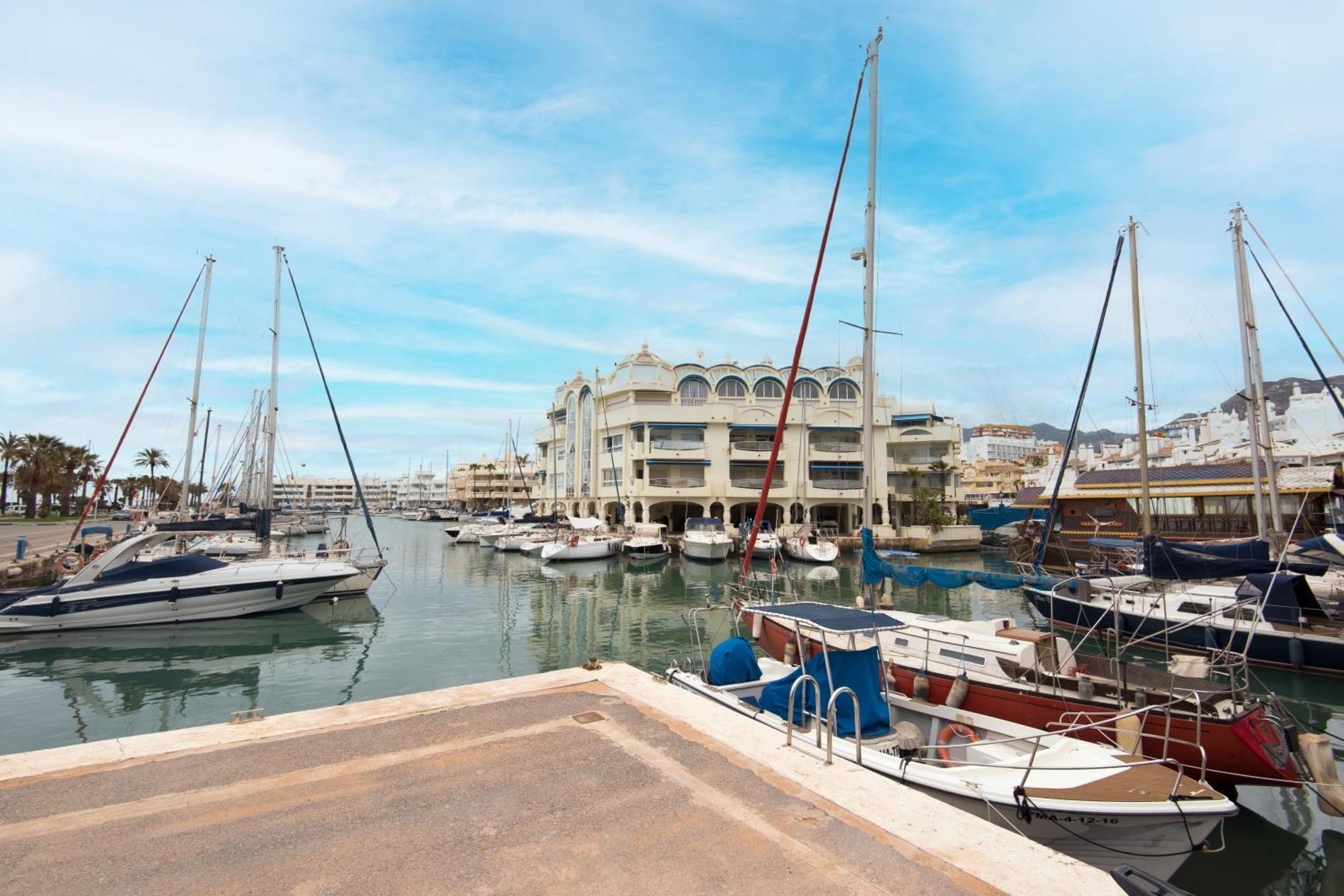 Apartmento En La Pequena Venecia, Puerto Marina Бенальмадена Экстерьер фото