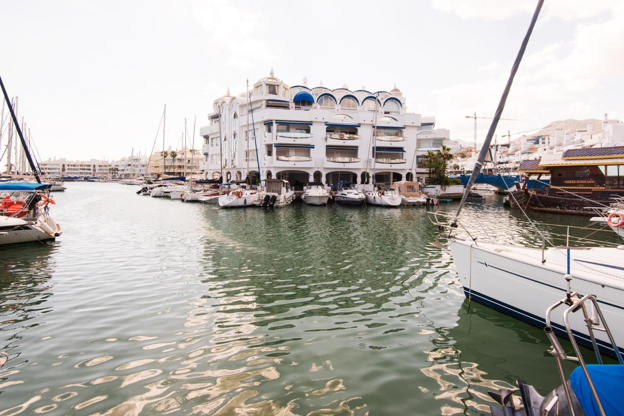 Apartmento En La Pequena Venecia, Puerto Marina Бенальмадена Экстерьер фото